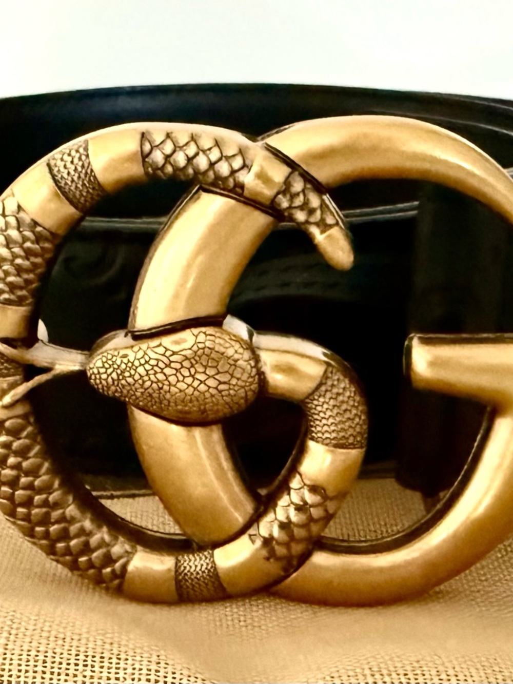 GUCCI Genuine BrushedGold Snake Buckle Black Leather Embossed GG LOGO Belt - Picture 4 of 5